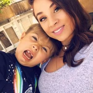 Meet your Posher, Elvira